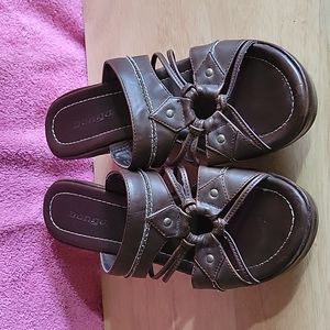 Bongo sandals size 8 brown